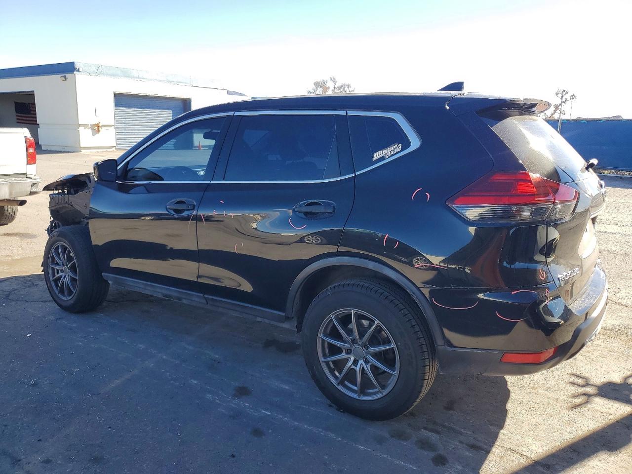 2017 NISSAN ROGUE SV photo 2