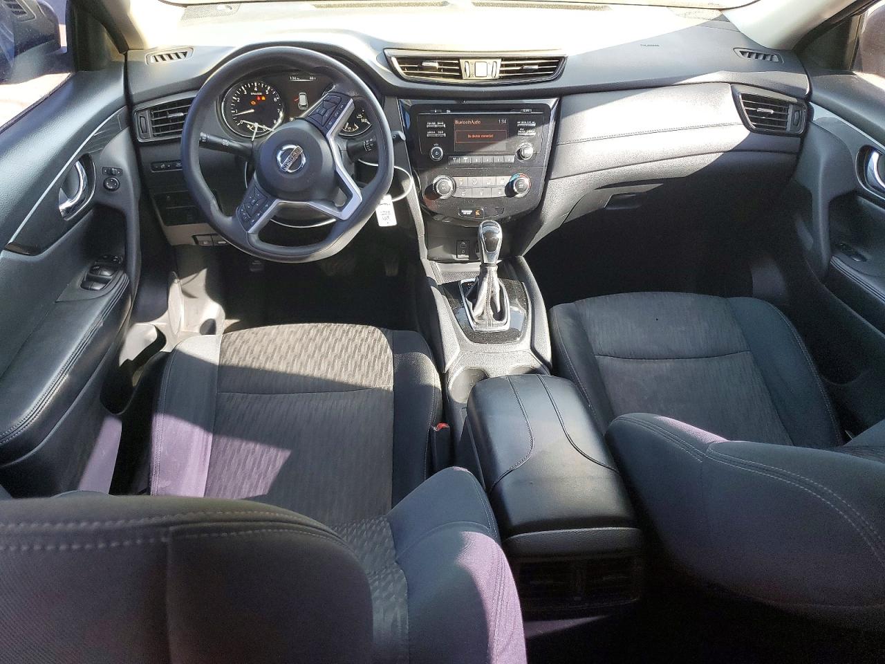 2017 NISSAN ROGUE SV photo 8
