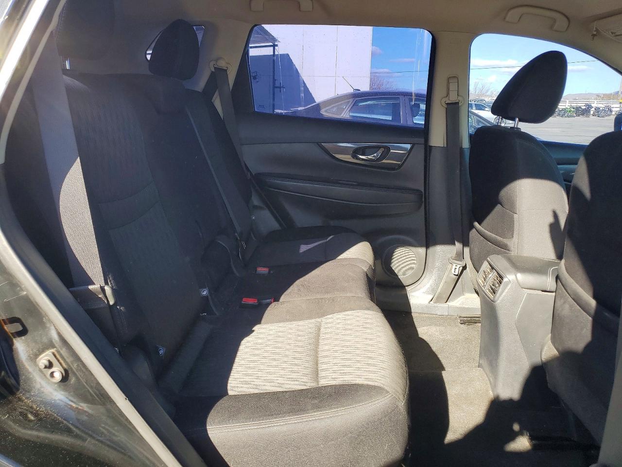 2017 NISSAN ROGUE SV photo 11