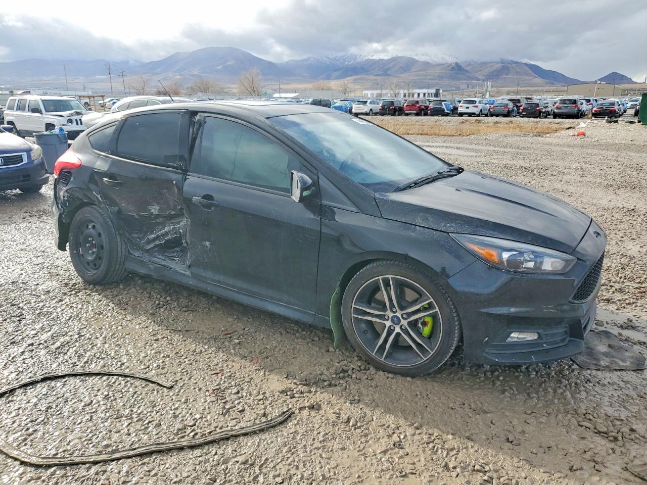2017 FORD FOCUS ST photo 4
