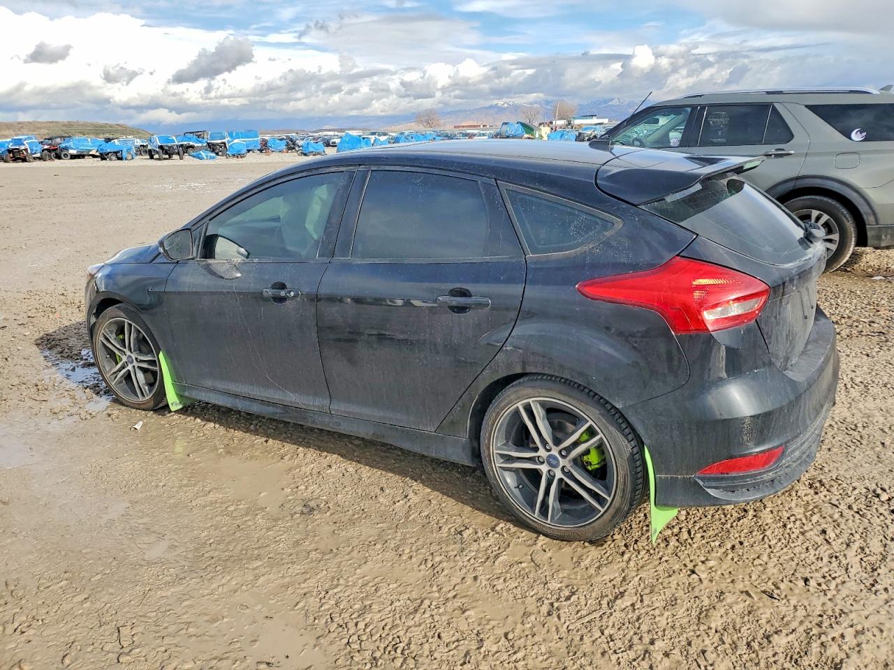 2017 FORD FOCUS ST photo 2