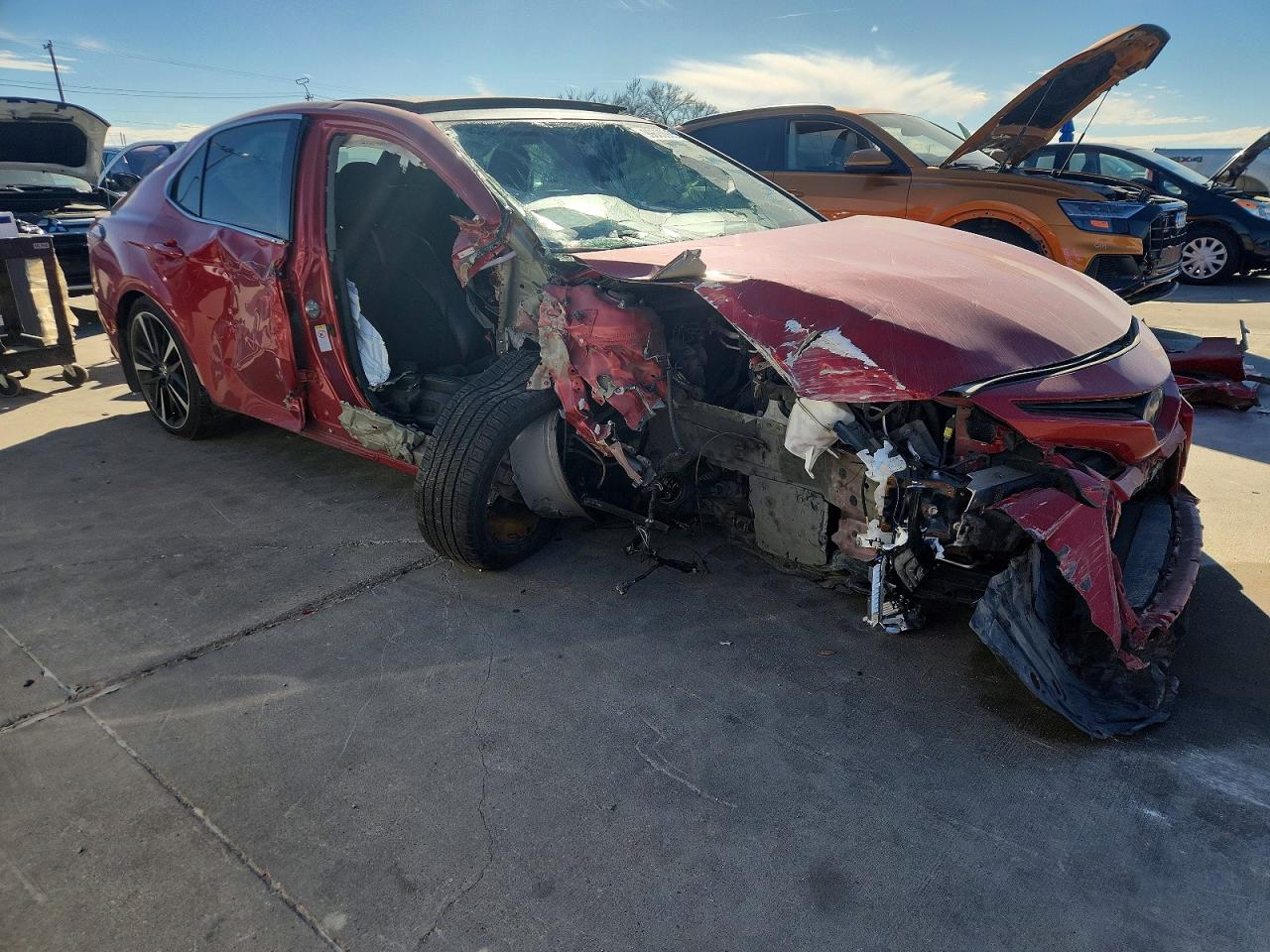 2019 TOYOTA CAMRY XSE photo 7