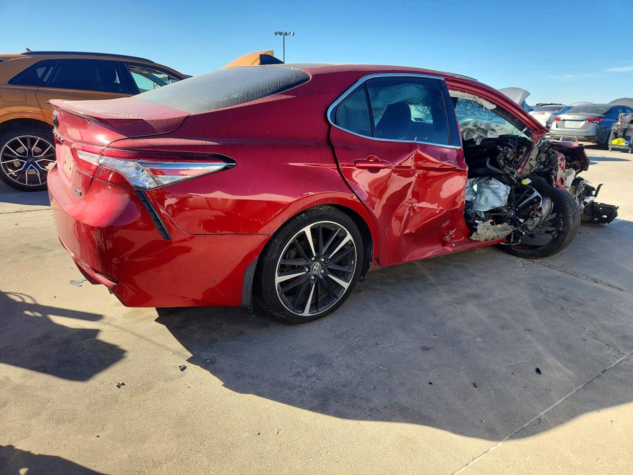 2019 TOYOTA CAMRY XSE photo 5