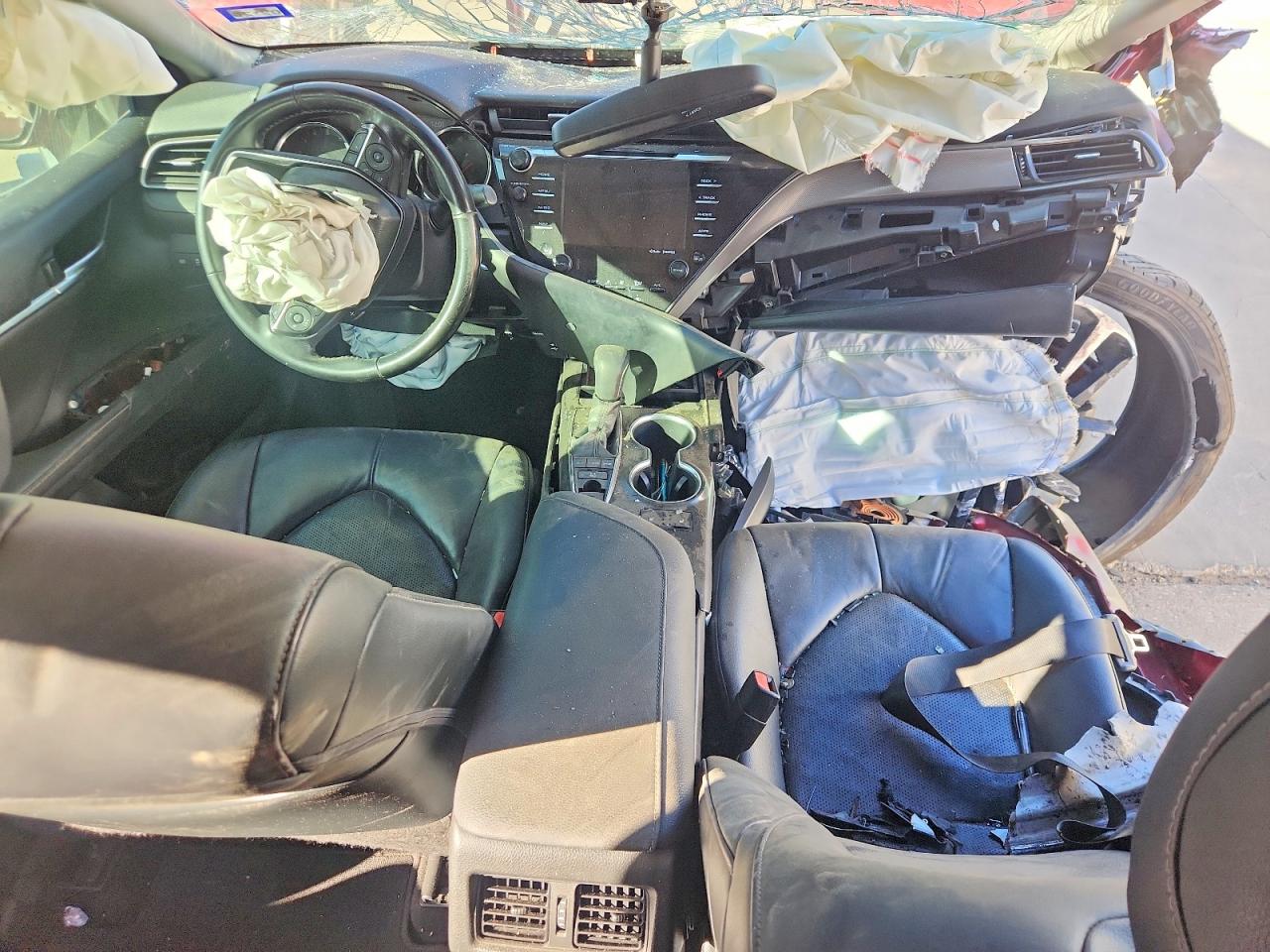2019 TOYOTA CAMRY XSE photo 15