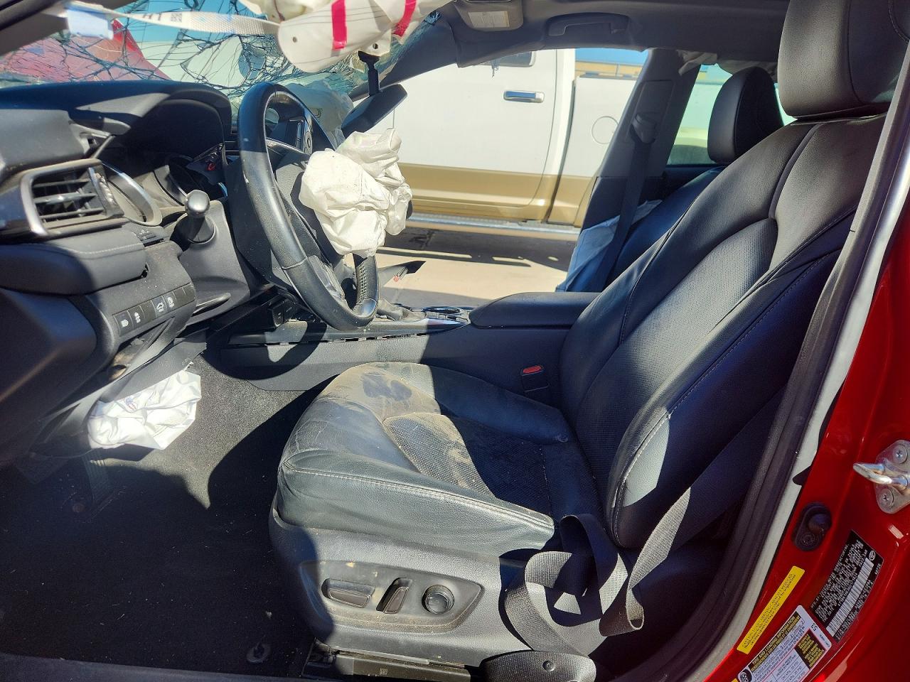 2019 TOYOTA CAMRY XSE photo 13