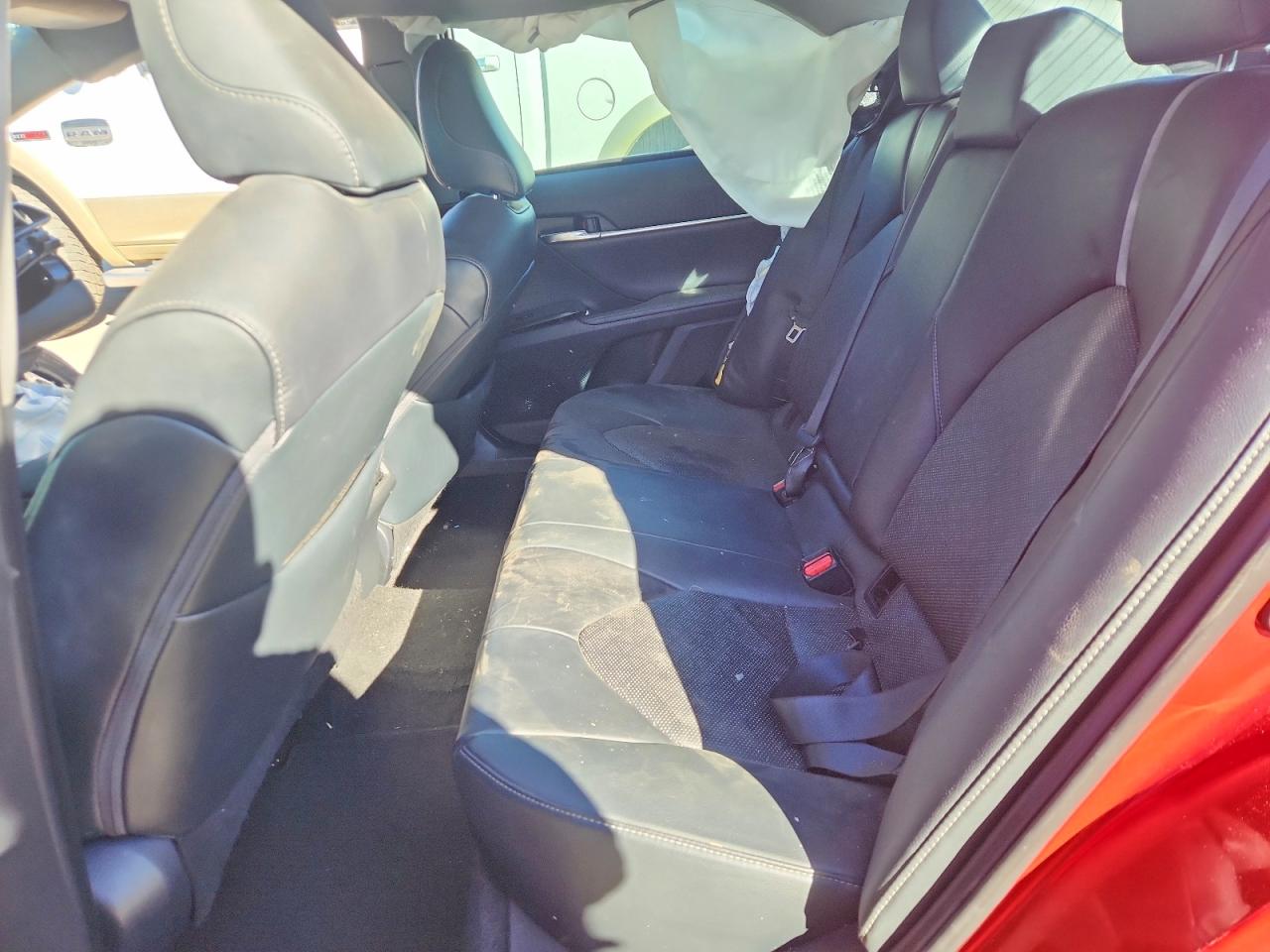 2019 TOYOTA CAMRY XSE photo 19