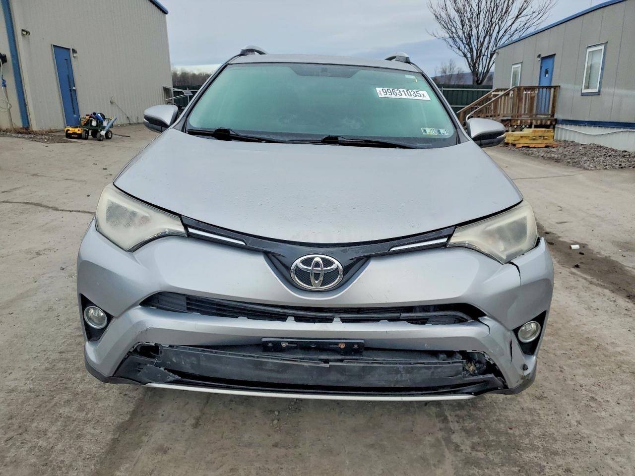2016 TOYOTA RAV4 XLE photo 5