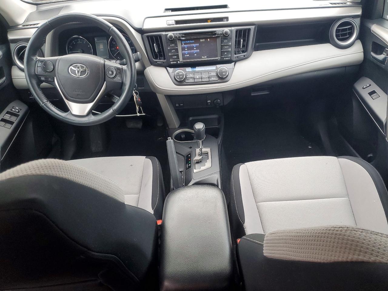 2016 TOYOTA RAV4 XLE photo 8