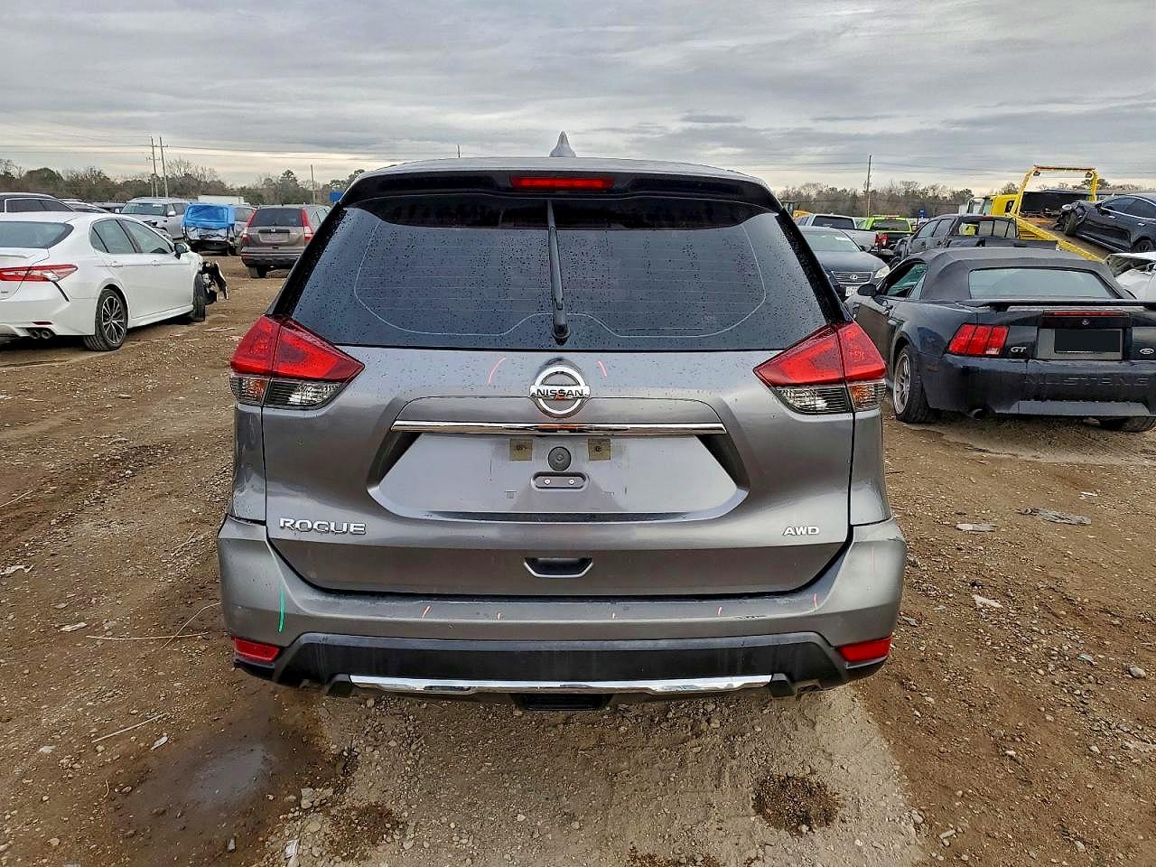 2018 NISSAN ROGUE S photo 6