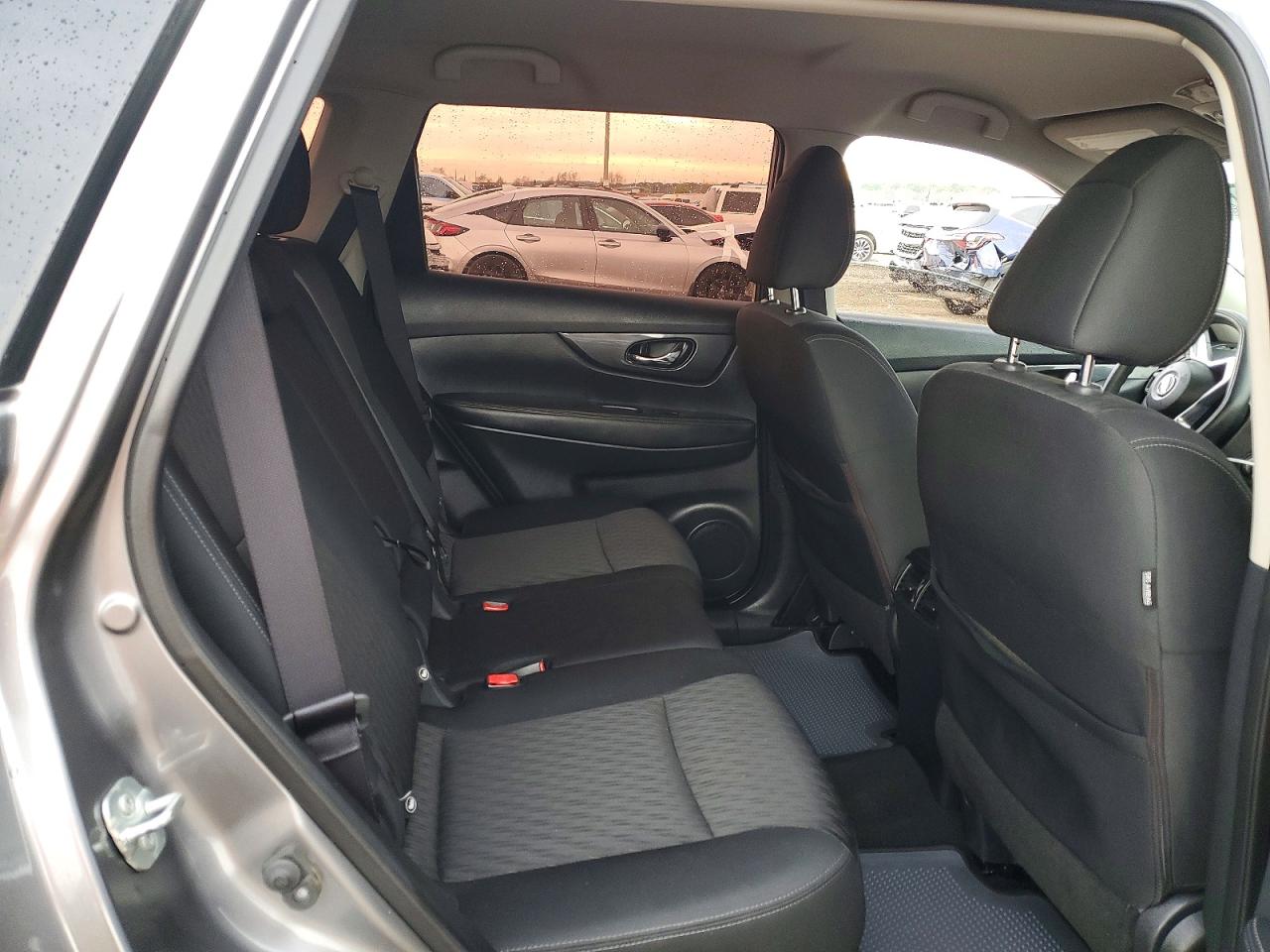 2018 NISSAN ROGUE S photo 10