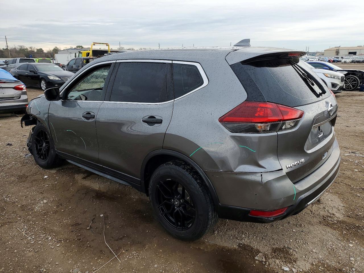 2018 NISSAN ROGUE S photo 2