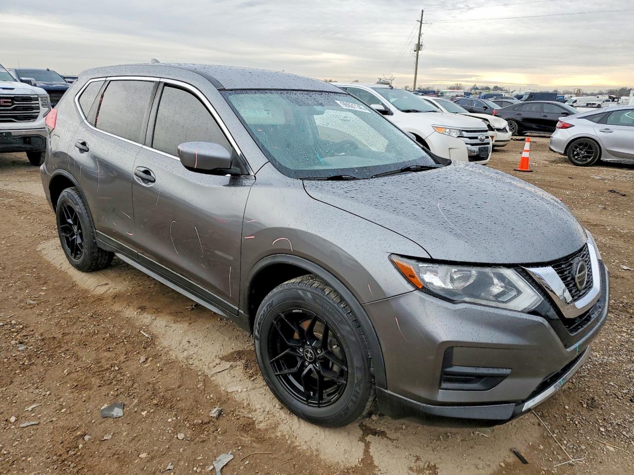 2018 NISSAN ROGUE S photo 4
