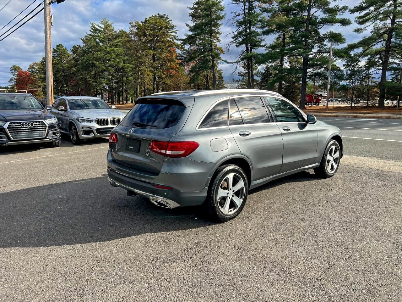2017 MERCEDES-BENZ GLC 300 photo 4