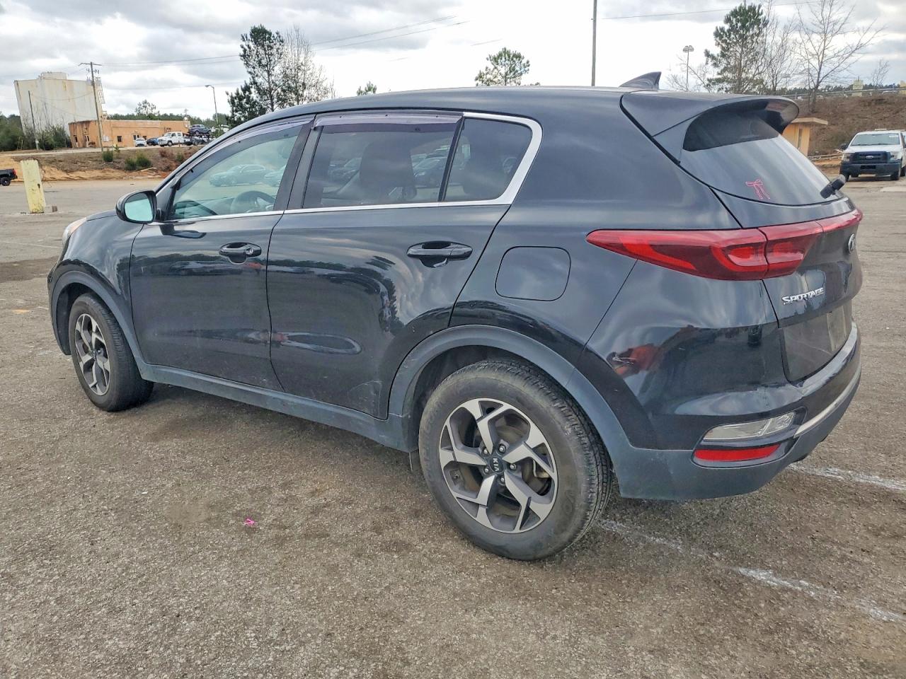 2020 KIA SPORTAGE LX photo 2