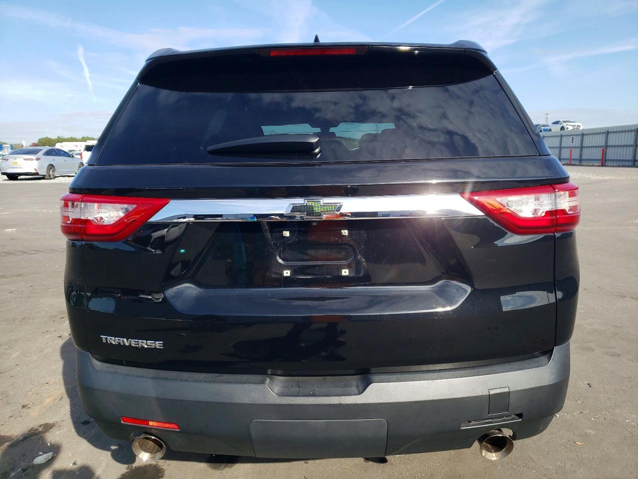 2019 CHEVROLET TRAVERSE LS photo 6