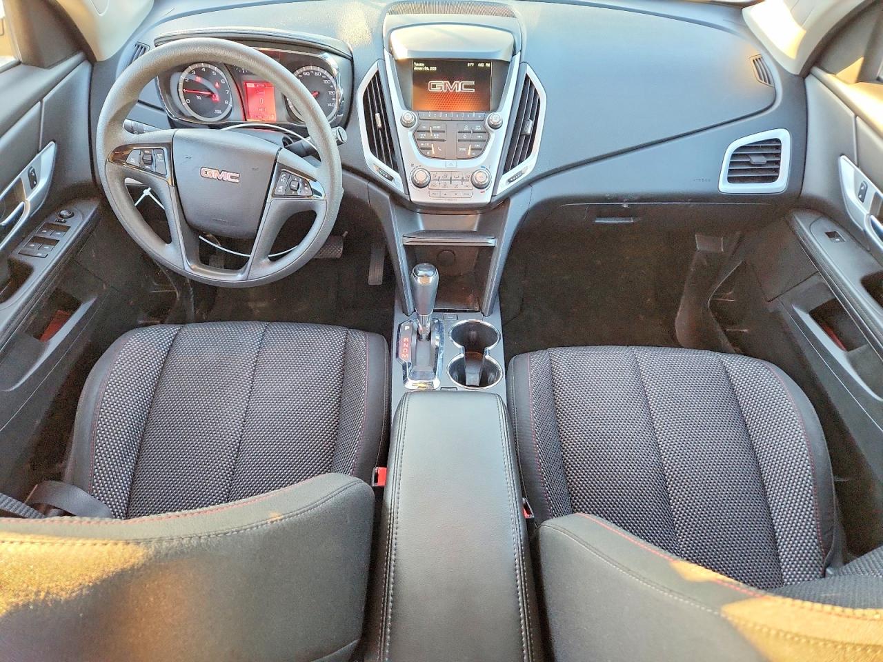2017 GMC TERRAIN SLE photo 8