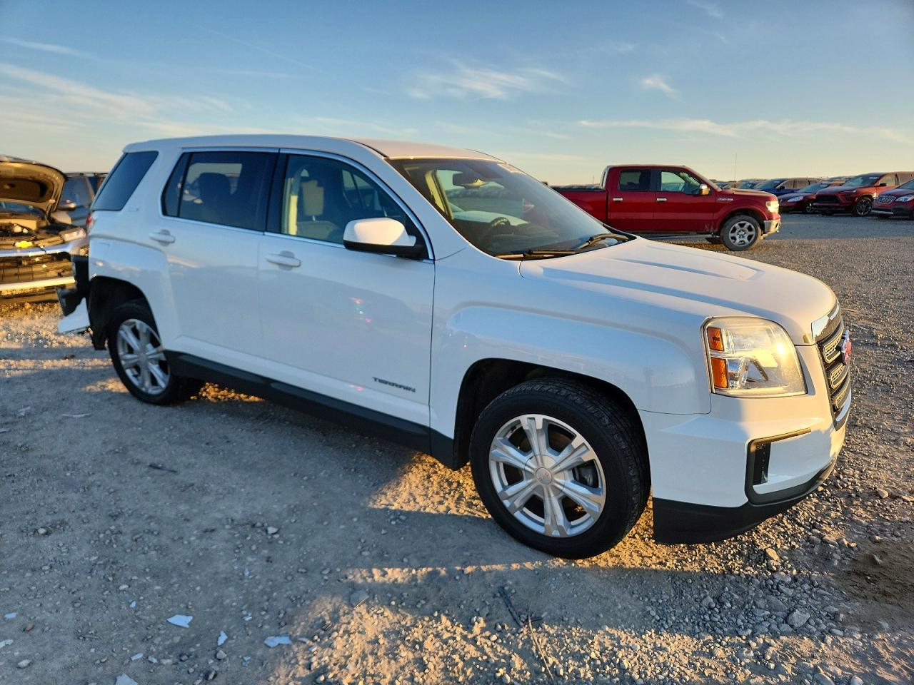 2017 GMC TERRAIN SLE photo 4