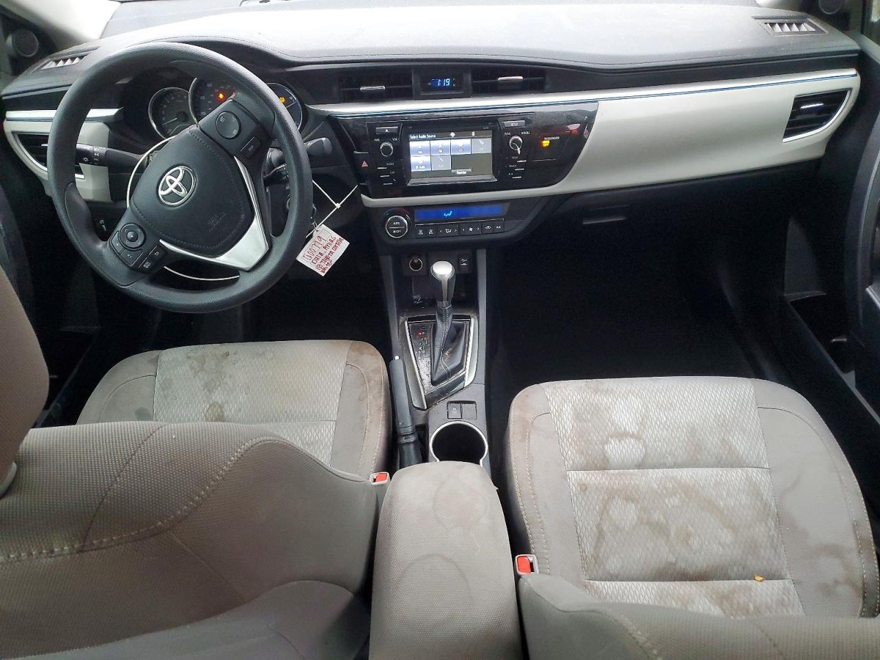2015 TOYOTA COROLLA L photo 8