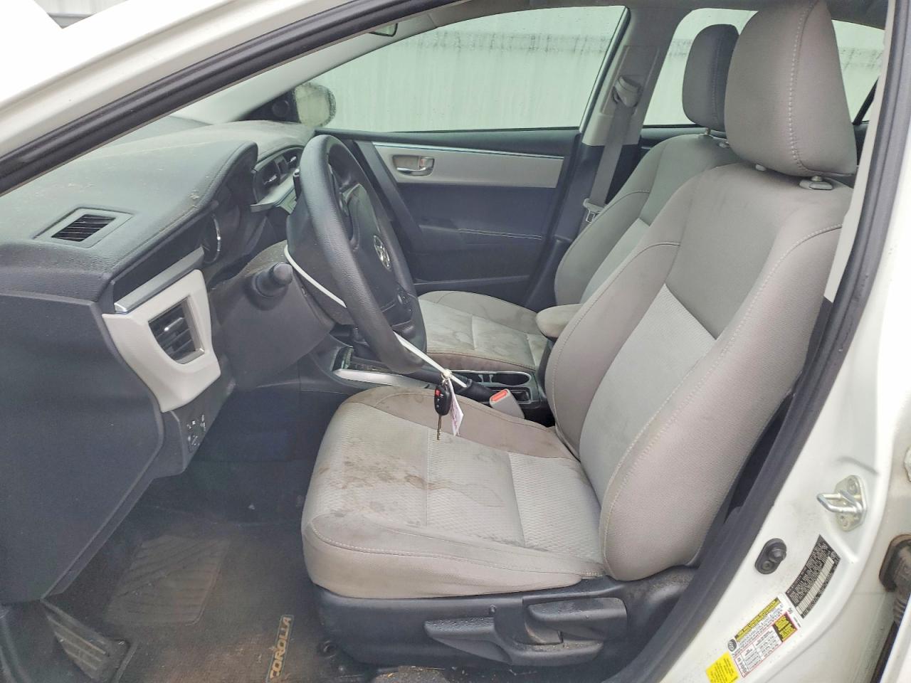 2015 TOYOTA COROLLA L photo 7