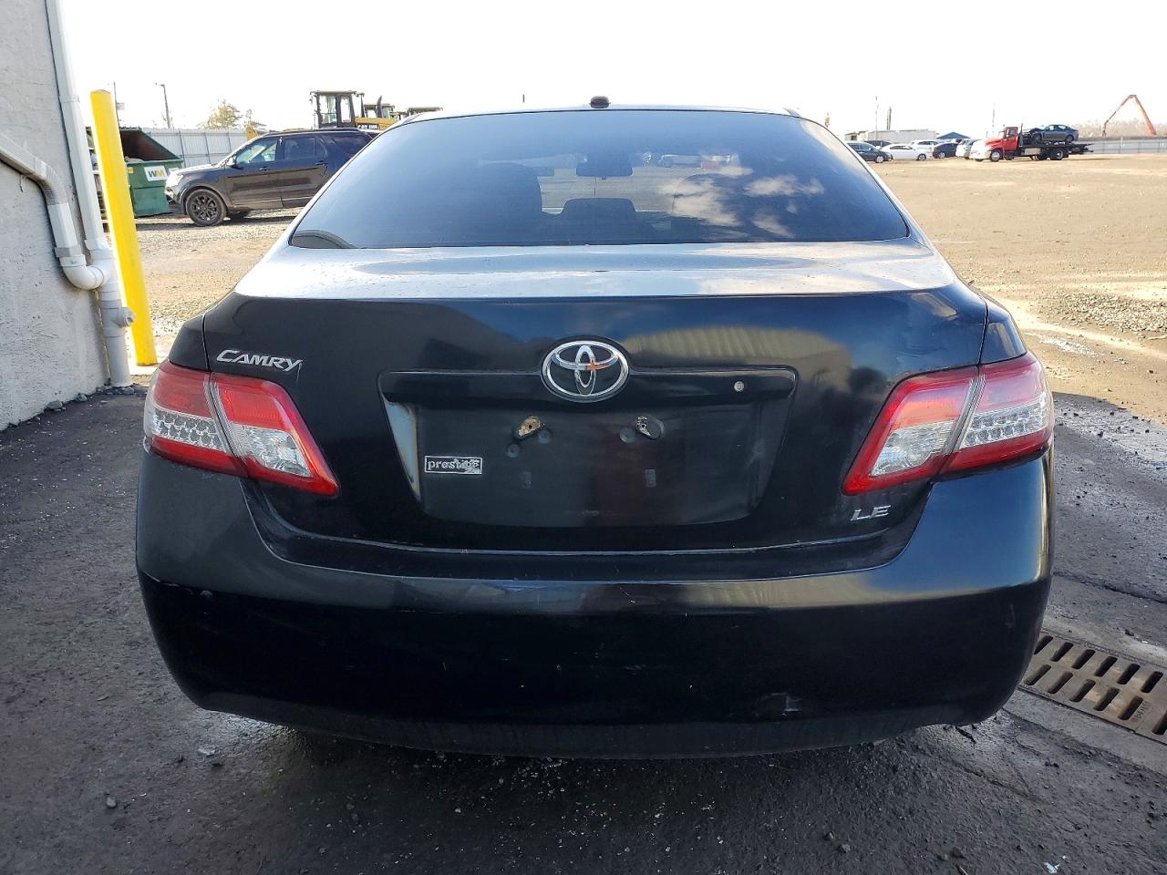 2010 TOYOTA CAMRY BASE photo 6