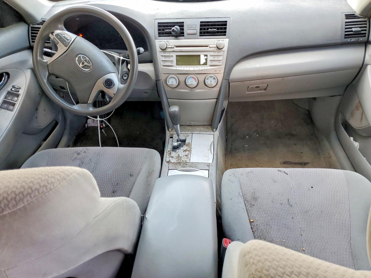 2010 TOYOTA CAMRY BASE photo 8