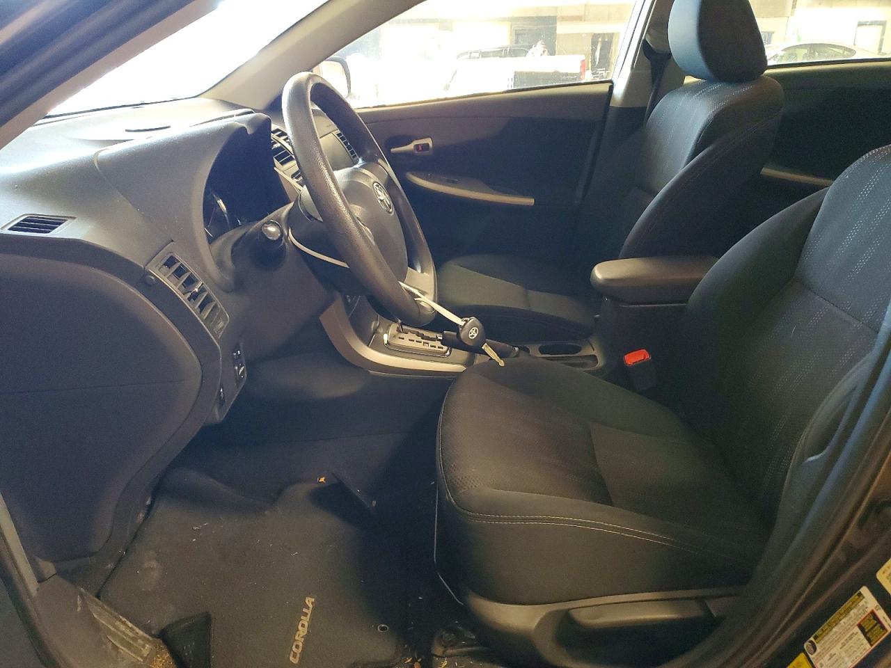2012 TOYOTA COROLLA BASE photo 19
