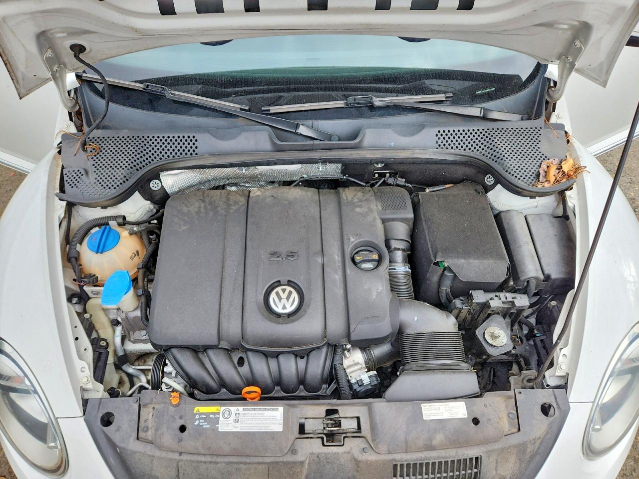 2013 VOLKSWAGEN BEETLE photo 41