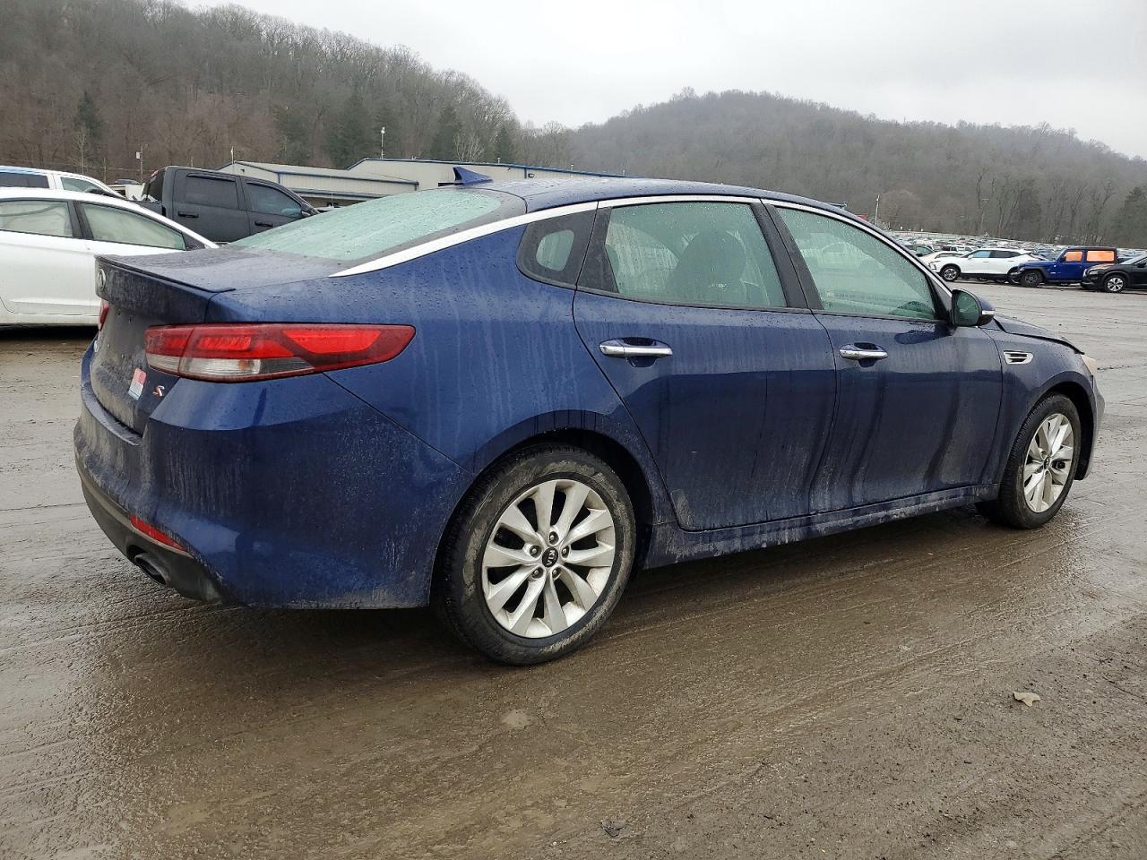 2018 KIA OPTIMA LX photo 3