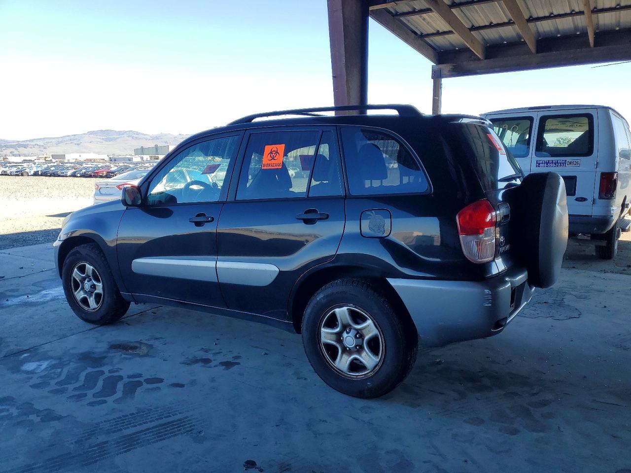 2003 TOYOTA RAV4 photo 2