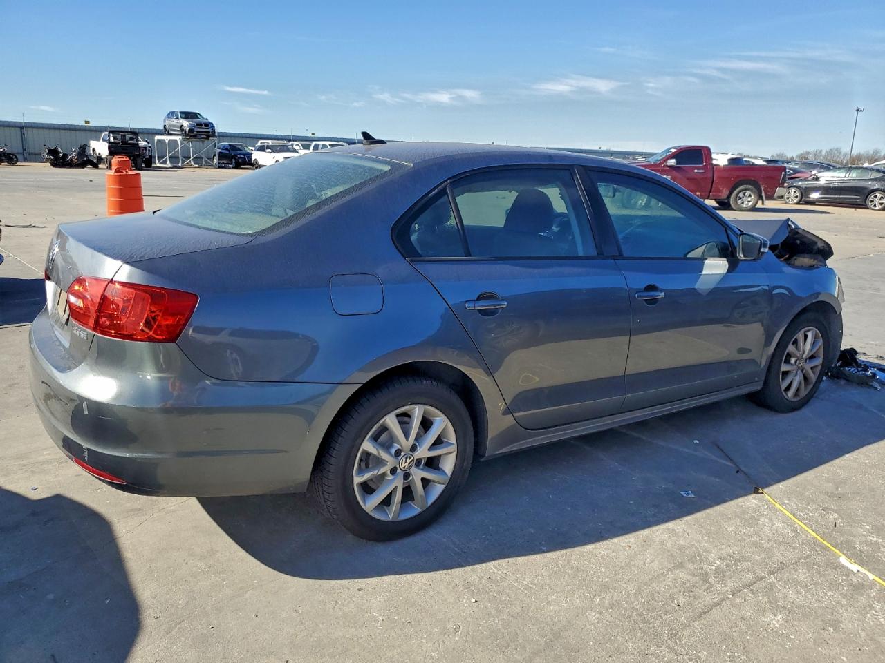 2012 VOLKSWAGEN JETTA SE photo 3