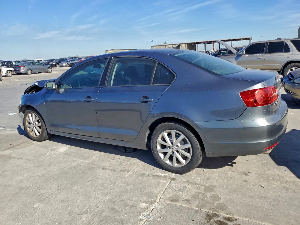 2012 VOLKSWAGEN JETTA SE photo 2