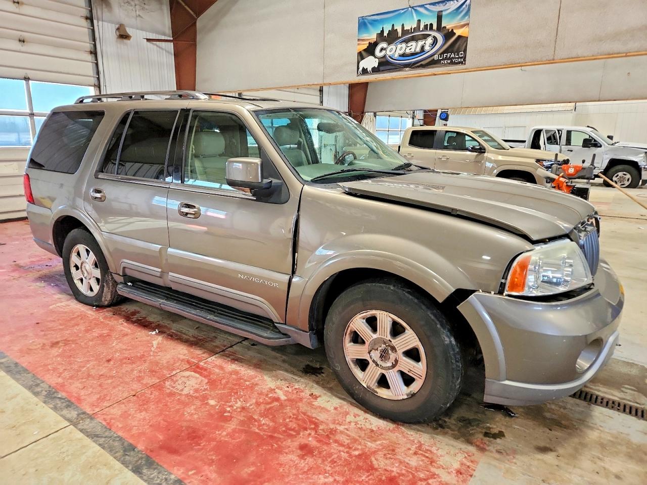 2004 LINCOLN NAVIGATOR photo 4