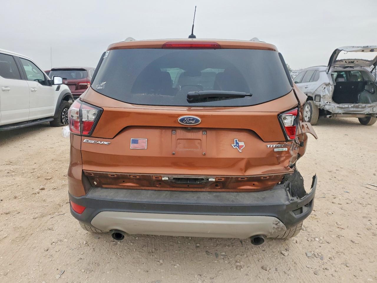 2017 FORD ESCAPE TITANIUM photo 6