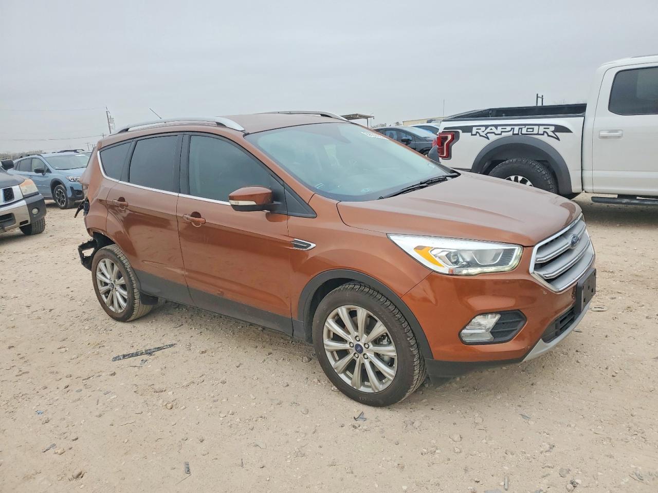 2017 FORD ESCAPE TITANIUM photo 4