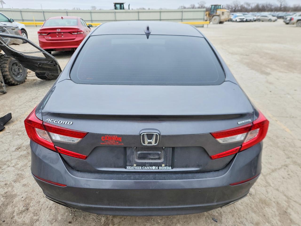 2018 HONDA ACCORD TOURING photo 6