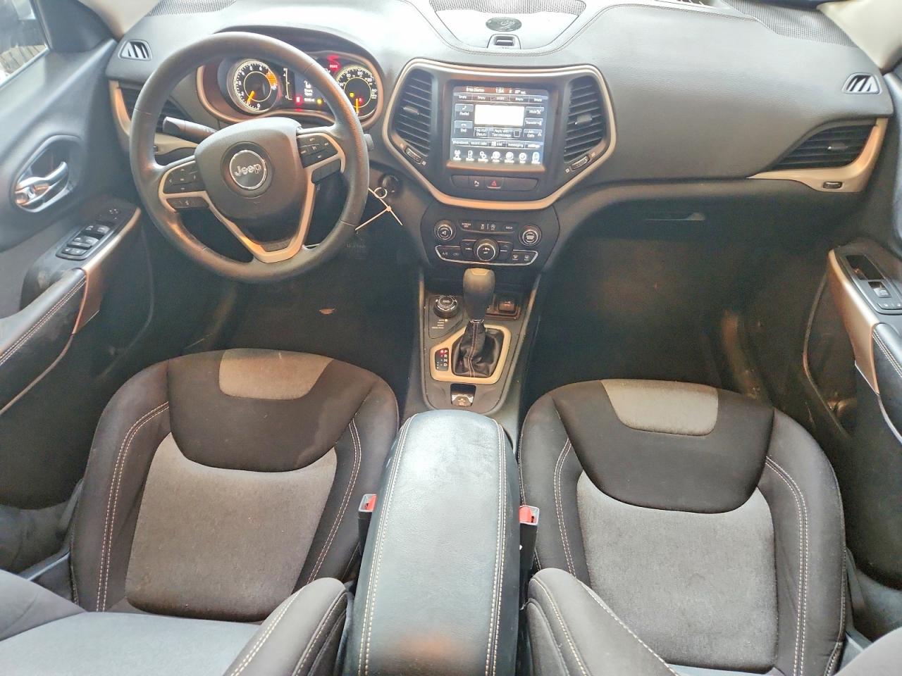 2018 JEEP CHEROKEE LATITUDE photo 8