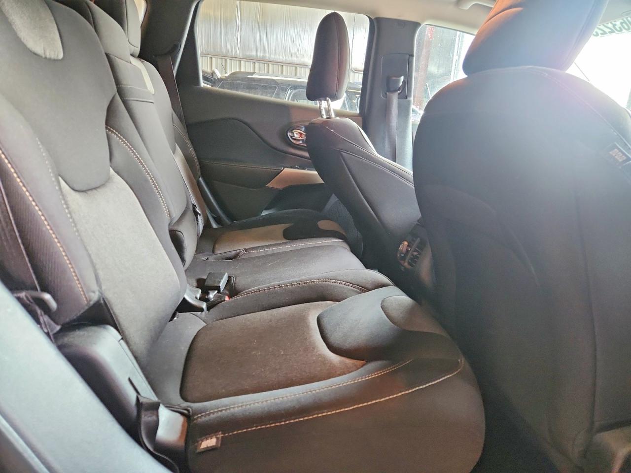 2018 JEEP CHEROKEE LATITUDE photo 11