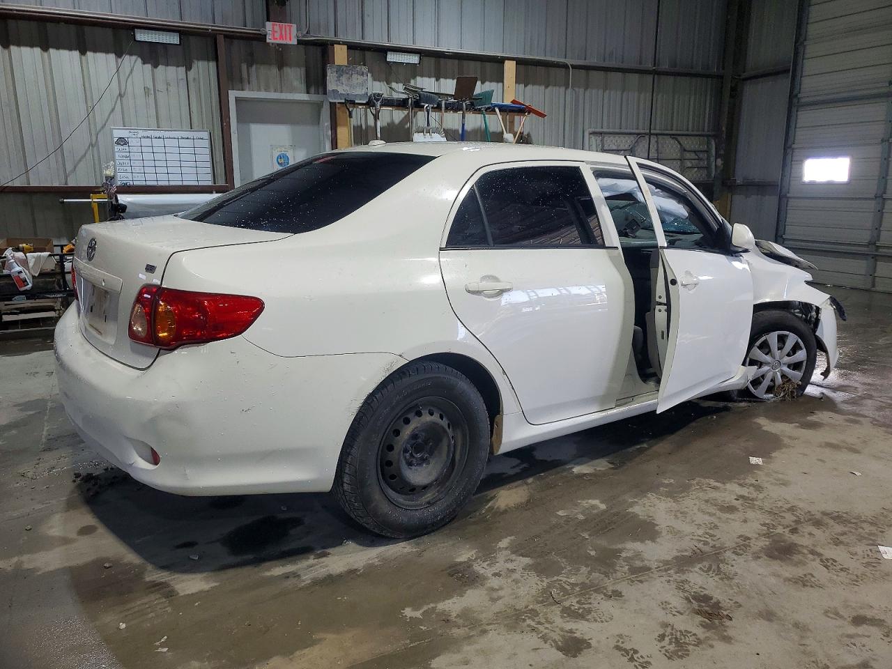 2010 TOYOTA COROLLA BASE photo 3