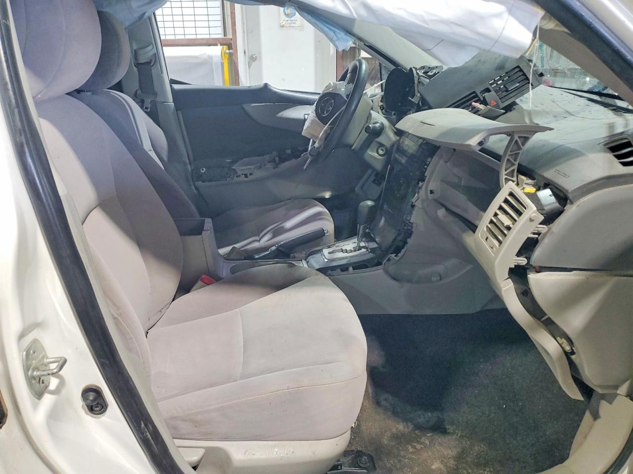 2010 TOYOTA COROLLA BASE photo 7