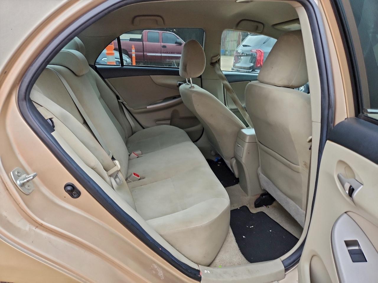 2013 TOYOTA COROLLA BASE photo 10