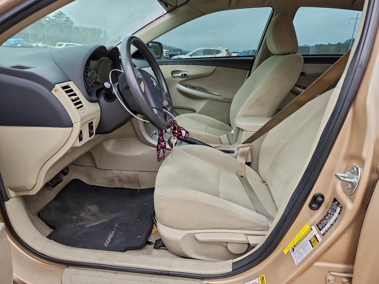 2013 TOYOTA COROLLA BASE photo 7