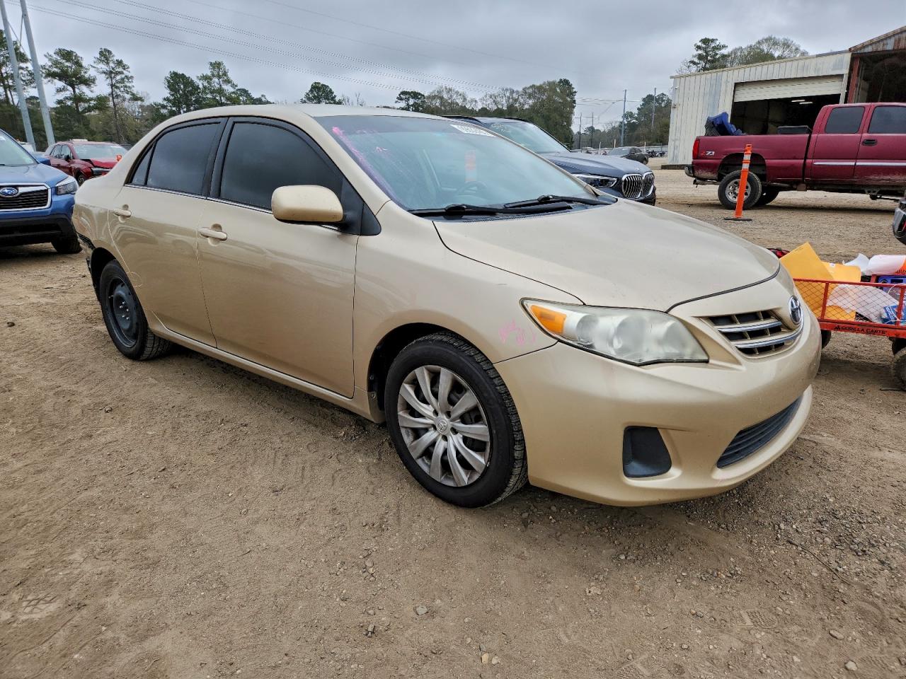 2013 TOYOTA COROLLA BASE photo 4