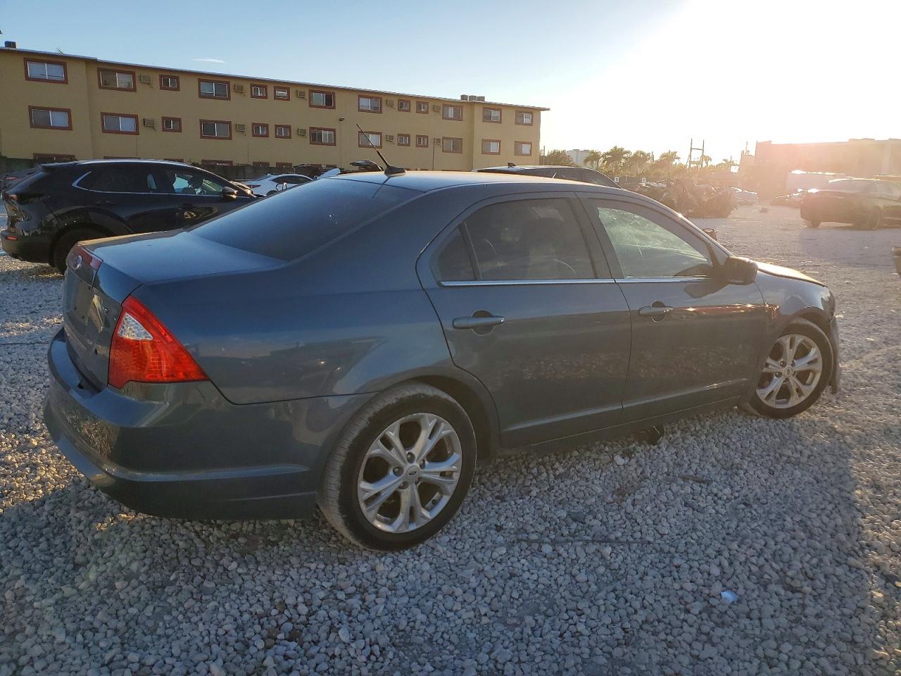 2012 FORD FUSION SE photo 3