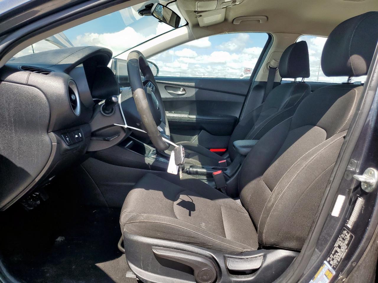 2020 KIA FORTE FE photo 7