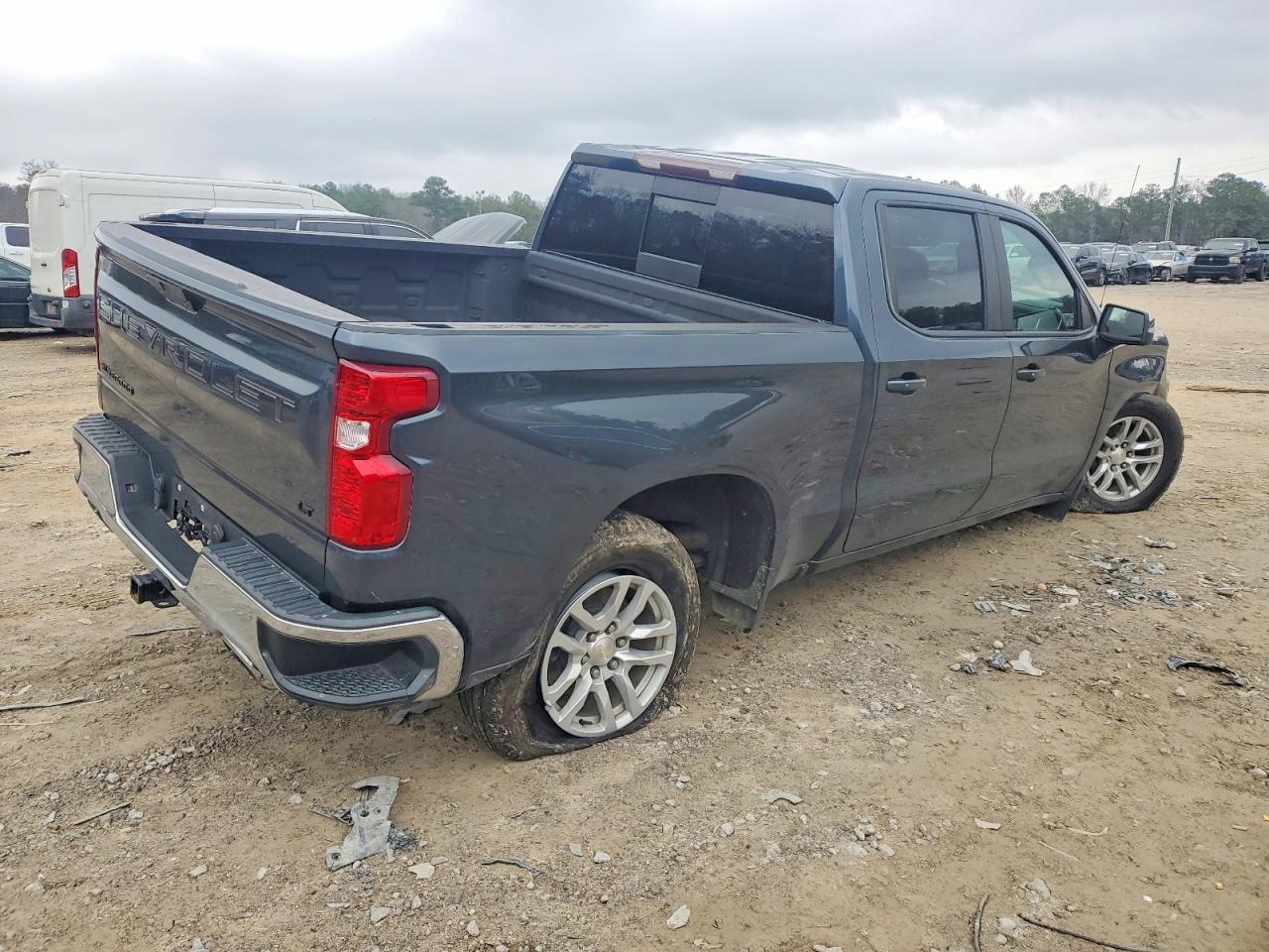 2019 CHEVROLET SILVERADO K1500 LT photo 3