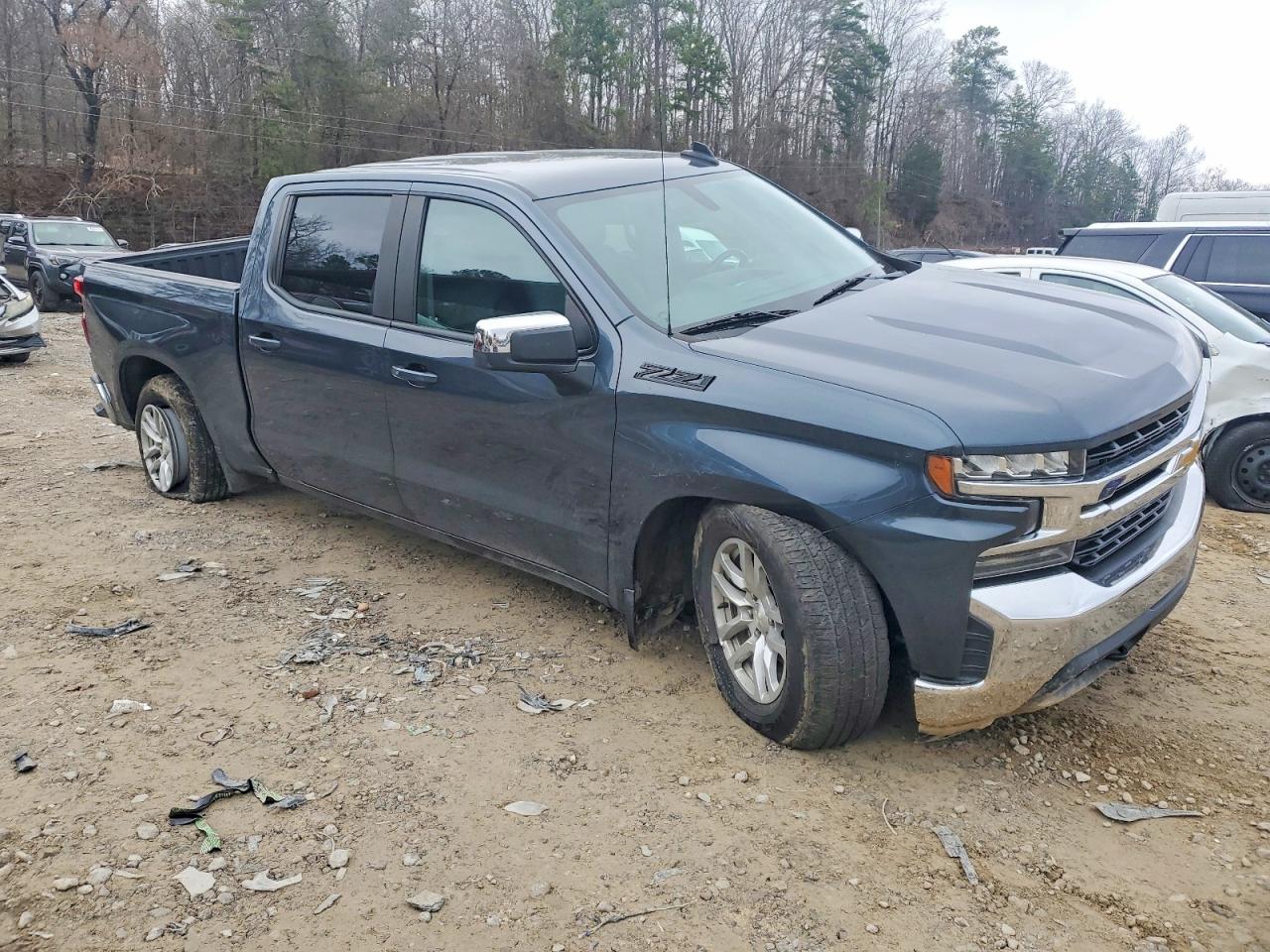 2019 CHEVROLET SILVERADO K1500 LT photo 4