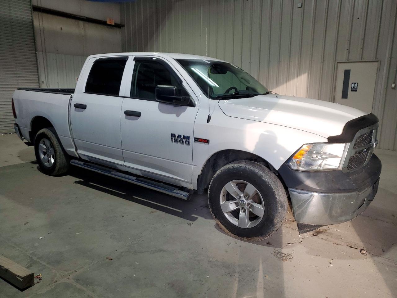 2015 RAM 1500 ST photo 4