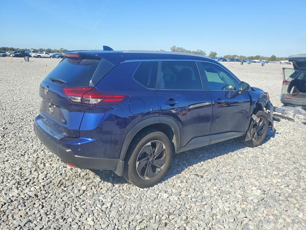 2024 NISSAN ROGUE SV photo 3