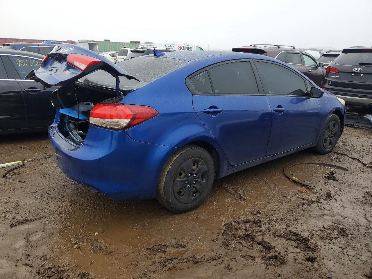 2017 KIA FORTE LX photo 3