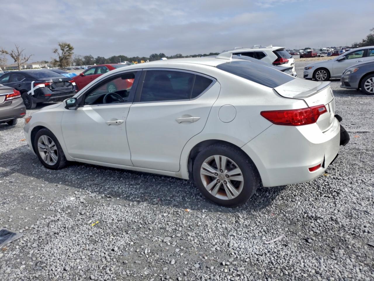 2013 ACURA ILX HYBRID photo 2